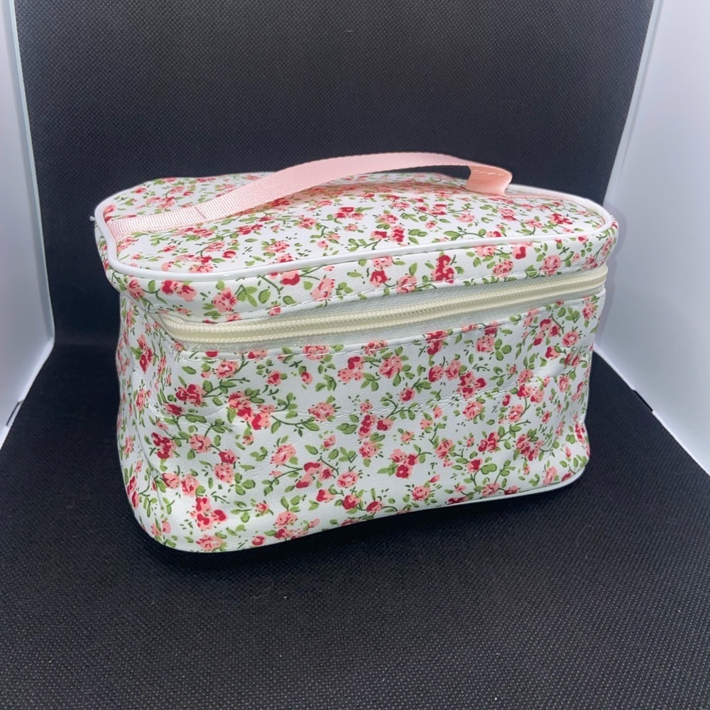 NIP Floral Cosmetic Bag with Pink Handle